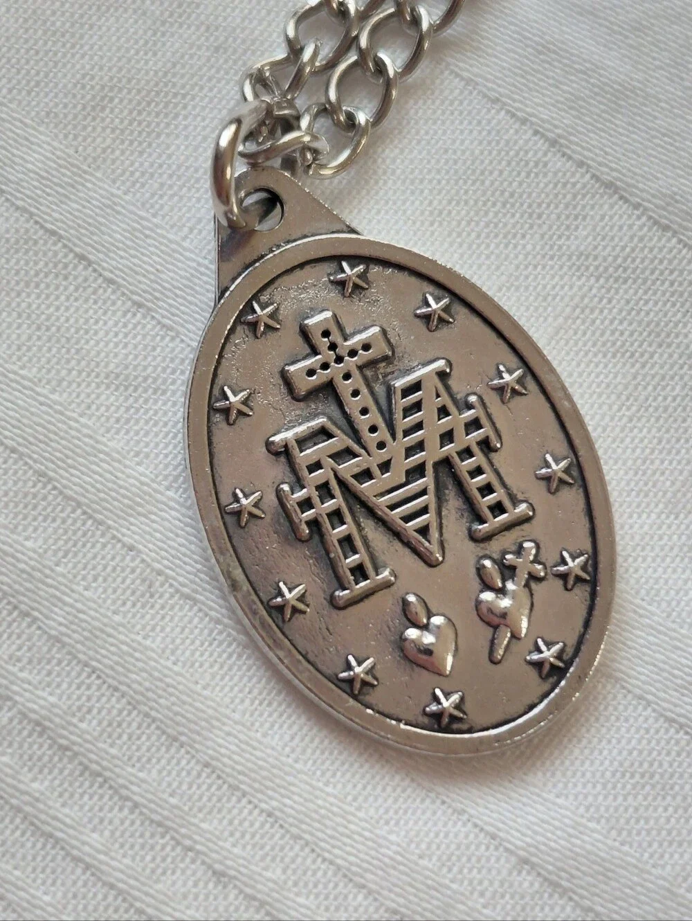 New Silver Mary Miraculous Medal. Ecklace